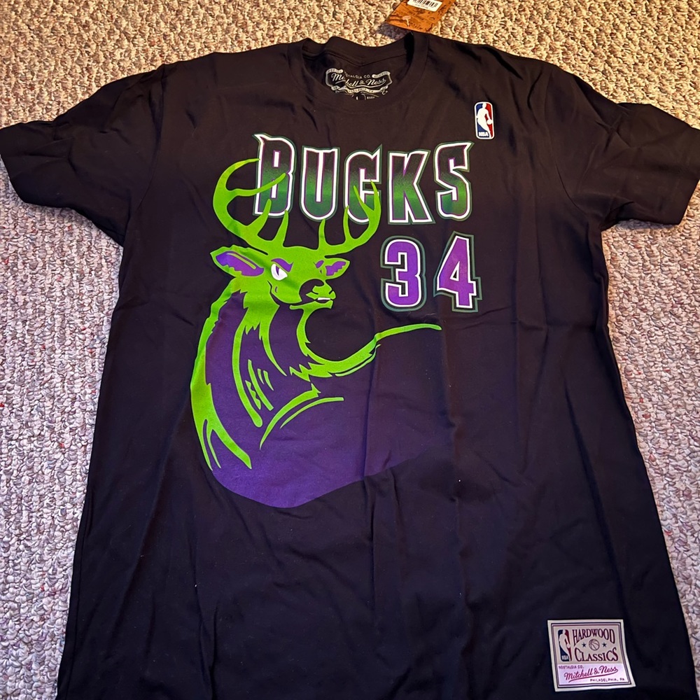 Ray Allen Mitchell & Ness Milwaukee Bucks Player T-Shirt size L